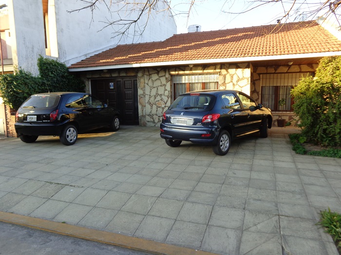 ALQUILO HERMOSO CHALET – Código 111