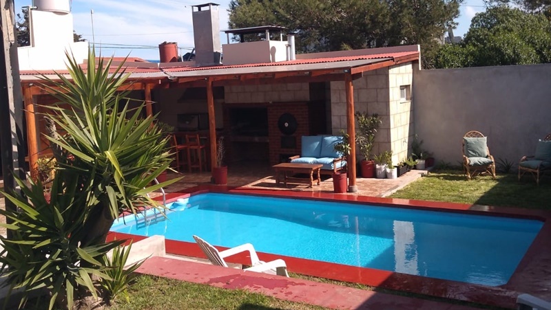 Quequén, Alquilo Casa con Pileta – Código 72